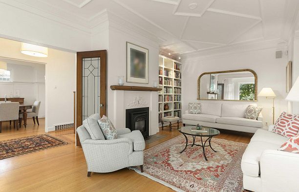 2527 W 37th Avenue MacKenzie Heights