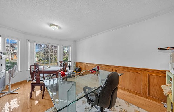 426 W 44th Avenue Oakridge VW