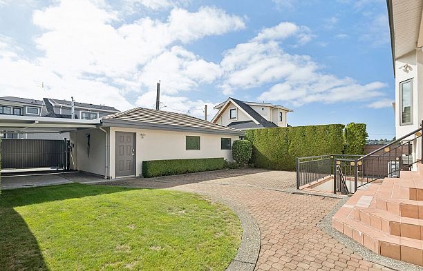 2236 W 20th Avenue Arbutus
