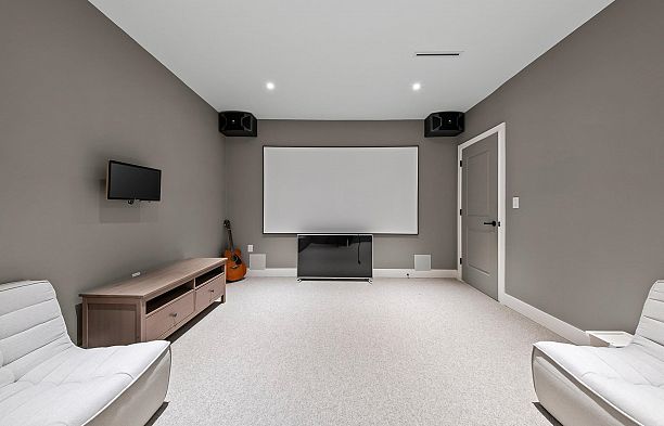 3227 W 35th Avenue MacKenzie Heights