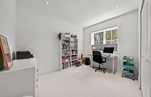 3227 W 35th Avenue MacKenzie Heights