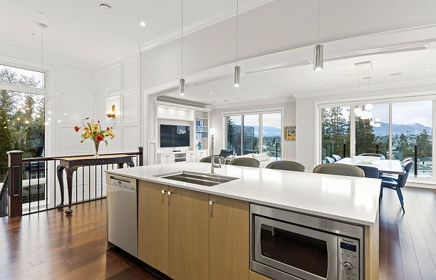 4578 Puget Drive Quilchena