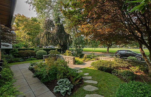 3230 W 31st Avenue MacKenzie Heights