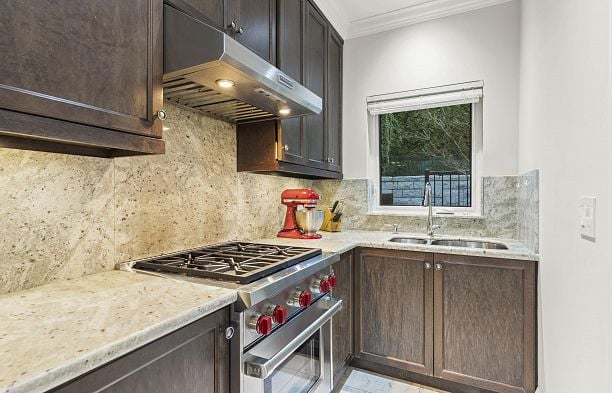 4578 Puget Drive Quilchena