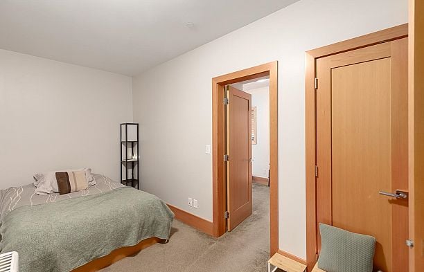 3230 W 31st Avenue MacKenzie Heights