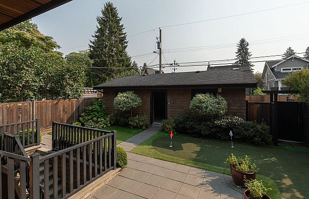 3230 W 31st Avenue MacKenzie Heights