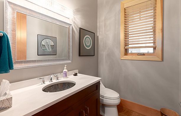 3230 W 31st Avenue MacKenzie Heights