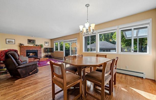 3126 W 35th Avenue MacKenzie Heights