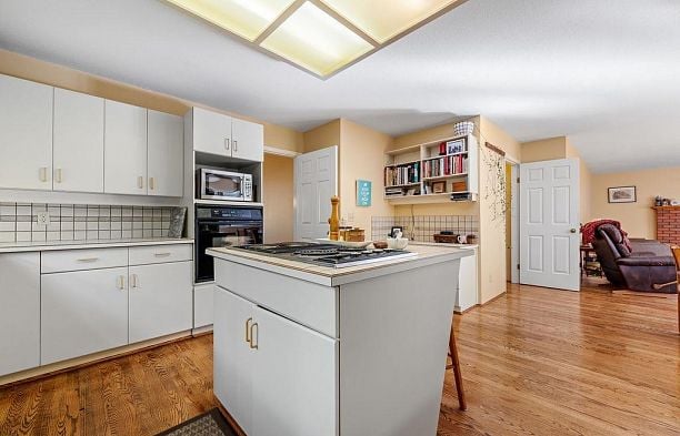 3126 W 35th Avenue MacKenzie Heights