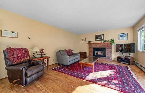 3126 W 35th Avenue MacKenzie Heights