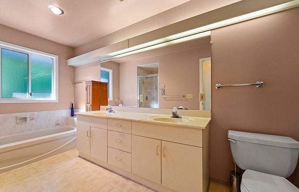 3126 W 35th Avenue MacKenzie Heights