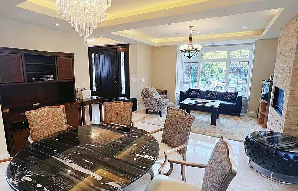 2721 W 21 Avenue Arbutus