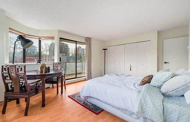 4A 1568 W 12th Avenue Fairview VW