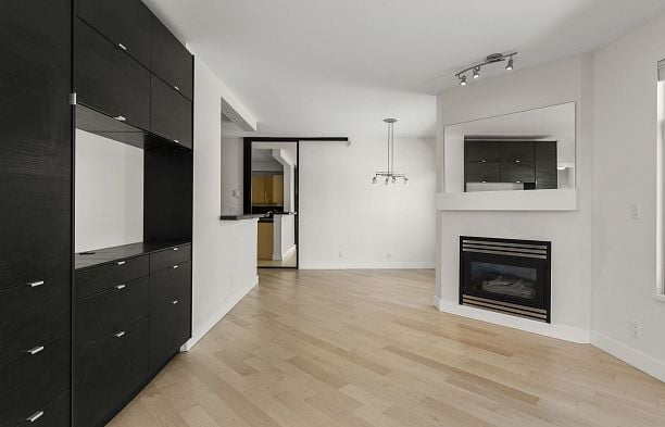 612 2228 Marstrand Avenue Kitsilano