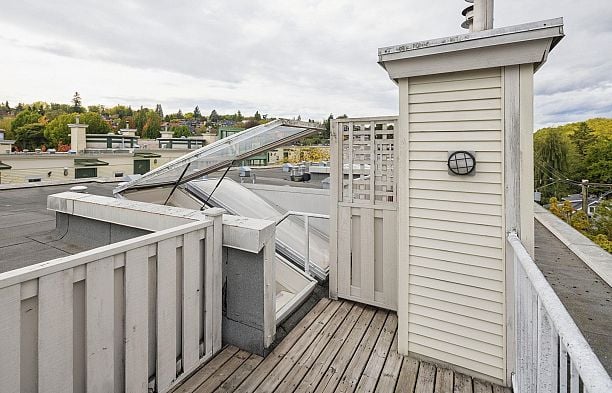 311 3727 W 10th Avenue Point Grey