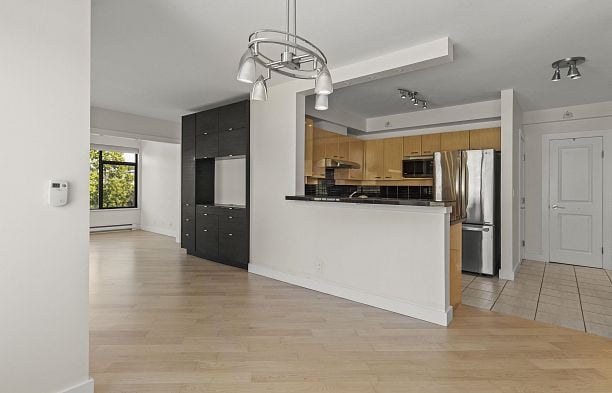 612 2228 Marstrand Avenue Kitsilano