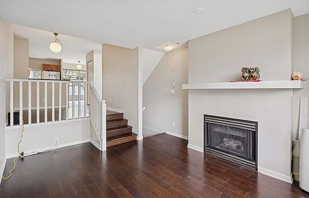 311 3727 W 10th Avenue Point Grey