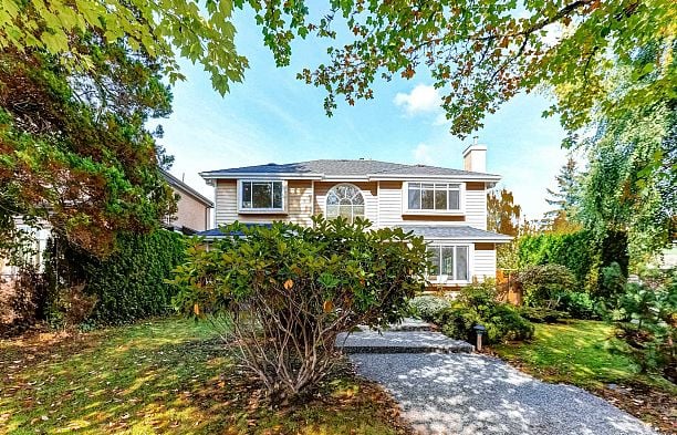 2403 W 20th Avenue Arbutus