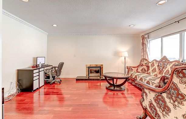 2403 W 20th Avenue Arbutus