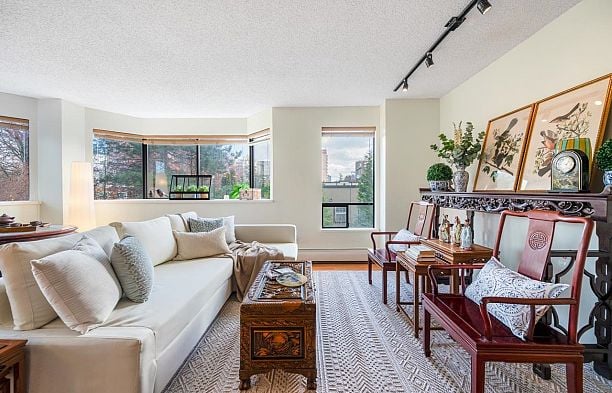 4A 1568 W 12th Avenue Fairview VW