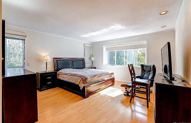 2403 W 20th Avenue Arbutus