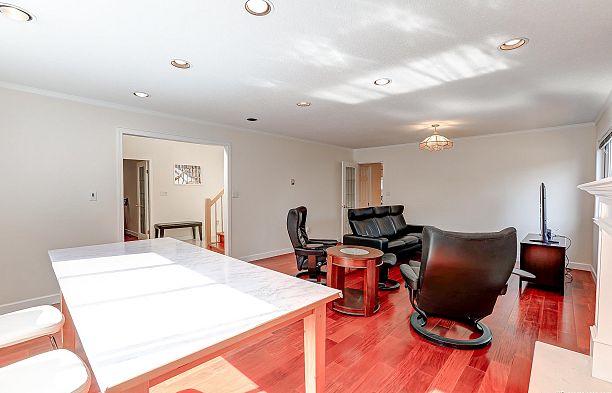 2403 W 20th Avenue Arbutus