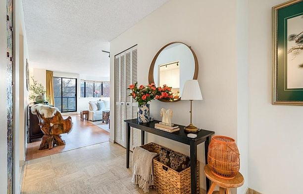 4A 1568 W 12th Avenue Fairview VW