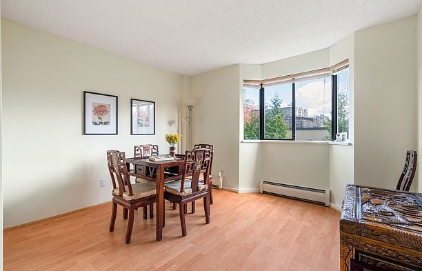 4A 1568 W 12th Avenue Fairview VW