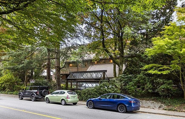 204 1345 W 15th Avenue Fairview VW