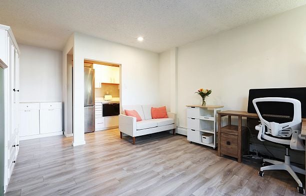 101 1933 W 5th Avenue Kitsilano