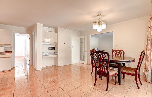 2403 W 20th Avenue Arbutus