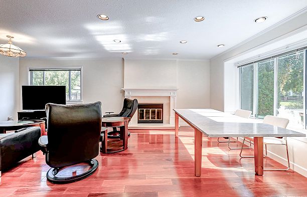 2403 W 20th Avenue Arbutus