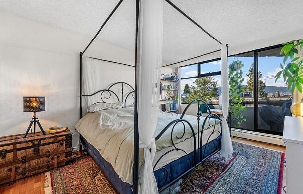 403 2445 W 3rd Avenue Kitsilano