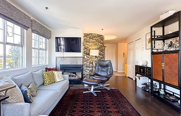 402 PH2 2091 Vine Street Kitsilano