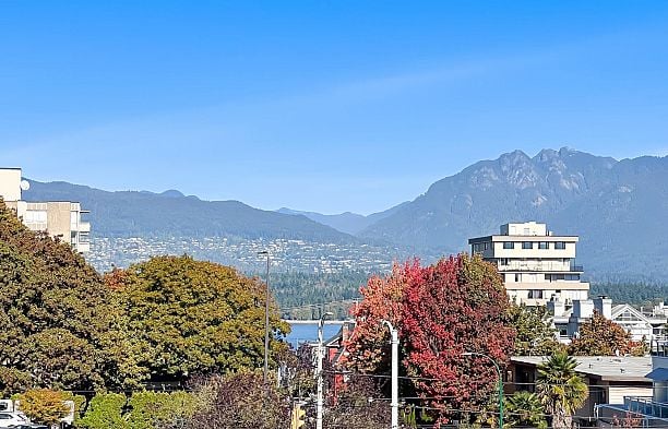 402 PH2 2091 Vine Street Kitsilano