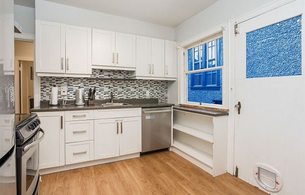 3566 W 11th Avenue Kitsilano