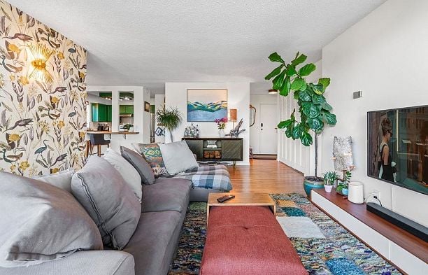 403 2445 W 3rd Avenue Kitsilano