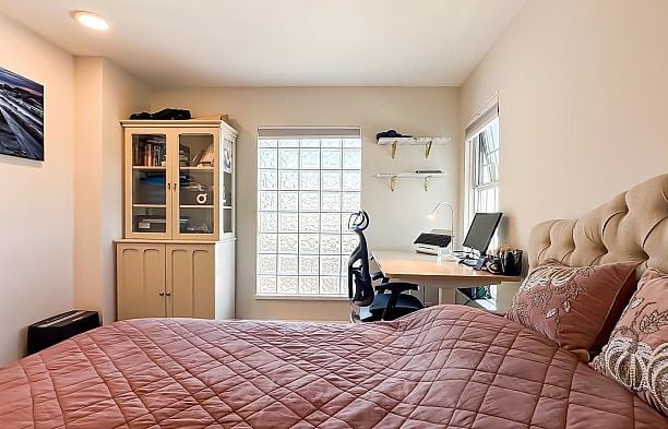 402 PH2 2091 Vine Street Kitsilano