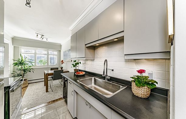 305 2430 Point Grey Road Kitsilano