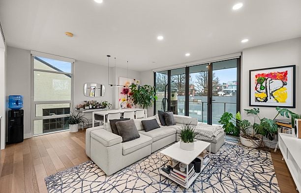 401 2687 Maple Street Kitsilano