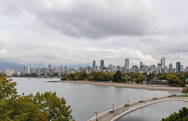 305 2430 Point Grey Road Kitsilano