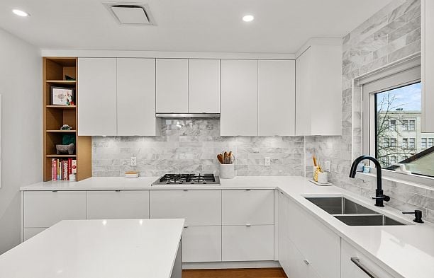 401 2687 Maple Street Kitsilano