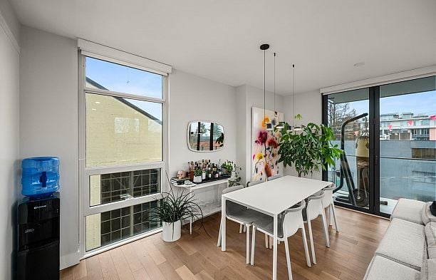 401 2687 Maple Street Kitsilano