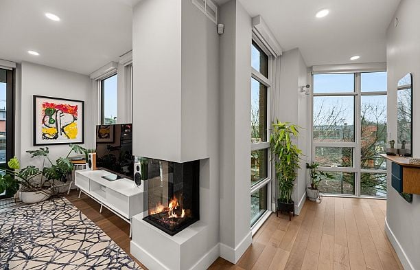 401 2687 Maple Street Kitsilano