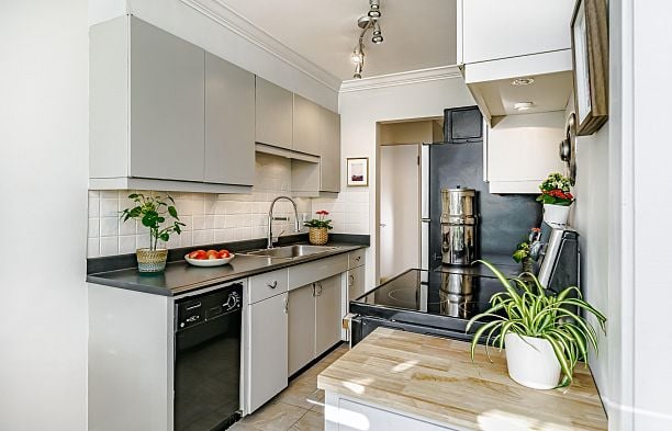 305 2430 Point Grey Road Kitsilano