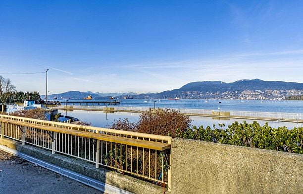 305 2430 Point Grey Road Kitsilano