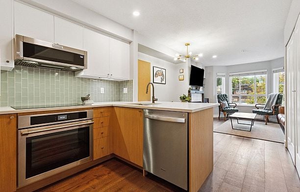 314 2565 W Broadway Street Kitsilano