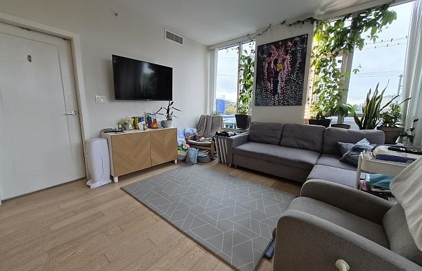 317 2033 W 10th Avenue Kitsilano