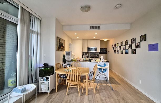 317 2033 W 10th Avenue Kitsilano
