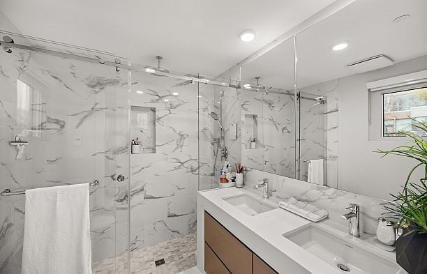 401 2687 Maple Street Kitsilano